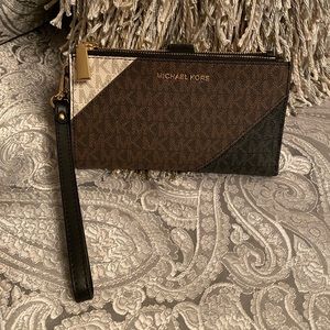 Michael Kors Zip Fold Wallet Wristlet